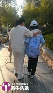 ​【紫牛头条】老师用三角尺砸伤女童获刑5年，女童妈妈：孩子留下终身后遗症，