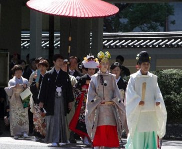 ​日本国歌仅28个字，将其翻译成中文后，才知道日本人野心有多大