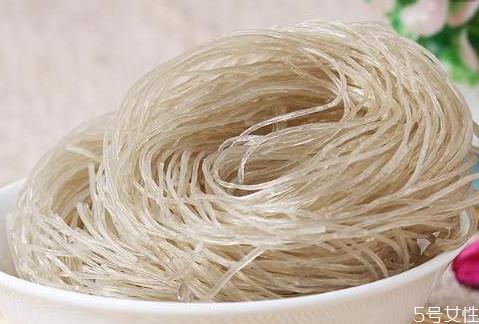 红薯粉泡一夜可以吗 干的红薯粉要泡多久 红薯粉泡一夜可以吗 干的红薯粉要泡多久