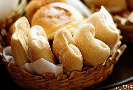 全麦面包升糖指数高吗 全麦面包不适合哪些人吃 全麦面包升糖指数高吗 全麦面包不适合哪些人吃