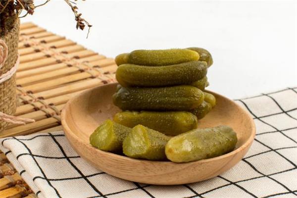 酸黄瓜可以经常吃吗 酸黄瓜孕妇能吃吗 酸黄瓜可以经常吃吗 酸黄瓜孕妇能吃吗