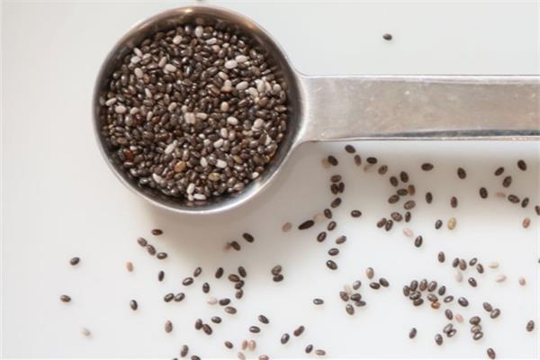 奇亚籽适合糖尿病人吃吗 奇亚籽的功效和作用 奇亚籽适合糖尿病人吃吗 奇亚籽的功效和作用