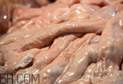 ​猪大肠里面油要弄掉么 猪大肠里面油怎么去掉
