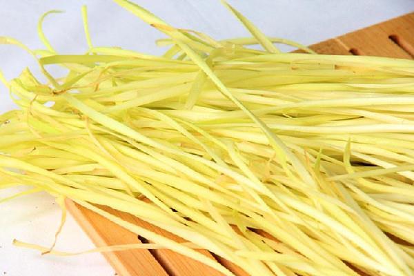 韭黄会引起肠胃不适吗 韭黄会胀气吗 韭黄会引起肠胃不适吗 韭黄会胀气吗