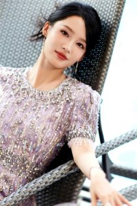 ​单纯可爱的李沁竟然也被骗光了所有片酬！