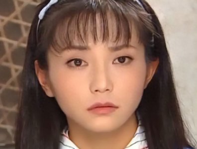 ​当初穿婚纱下葬的李钰，如今男友已另成婚，母亲的坚持让人泪目