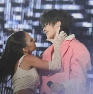 蔡徐坤晒肌肉照!硕大胸肌惹粉丝集体舔屏:这也太帅了