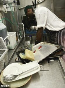 在美国打工一个月能赚多少钱