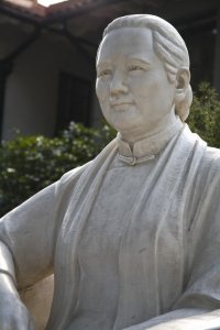 宋庆龄,中国近现代史上一位杰出的女性