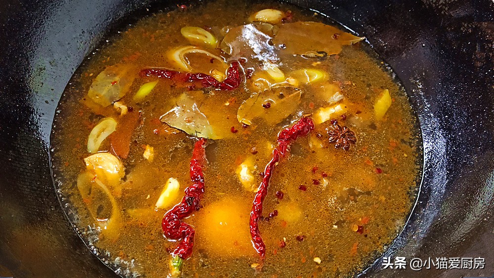 牛腩炖白萝卜怎样做(香辣爽口的牛腩炖萝卜做法)