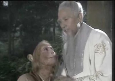 ​孙悟空的第一个师傅，孙悟空的第一个师傅的武器叫什么？