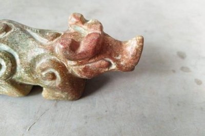 ​一龙一猪用来比喻两个人什么