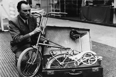 自行车是谁发明的:法国人西夫拉克(1791年研制成功)