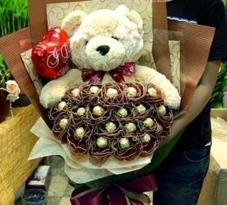 9颗费列罗花束寓意,各位大大们啥意思