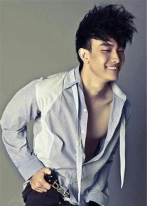 35岁男模陈潭山的发展近况