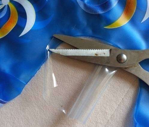 游泳圈坏了怎么修补,游泳圈漏了一个洞怎么补图4