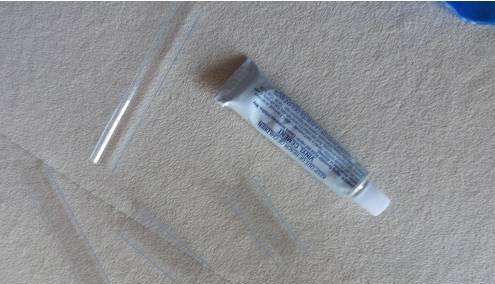 游泳圈坏了怎么修补,游泳圈漏了一个洞怎么补图5