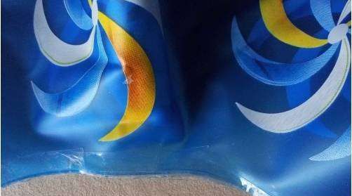 游泳圈坏了怎么修补,游泳圈漏了一个洞怎么补图6