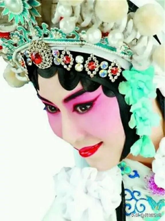 历届四大花旦(历代四小花旦的生图PK)(1)