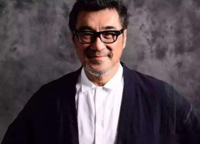 "渣男"李宗盛,婚内出轨林忆莲抛弃发妻,今60岁娶小27岁娇妻