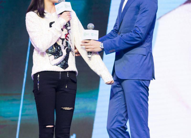  出轨的女人有哪些特征：女人出轨的5个明显征兆,别不懂!