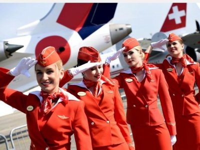 ​飞机头等舱“低调”的7个服务，土豪真享受，空姐不容易