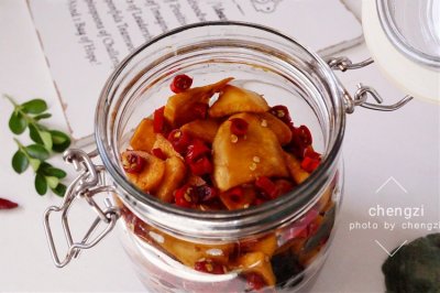 ​冬季我家年年这样腌萝卜，酸辣脆爽，储存半年也不坏，下饭棒极了