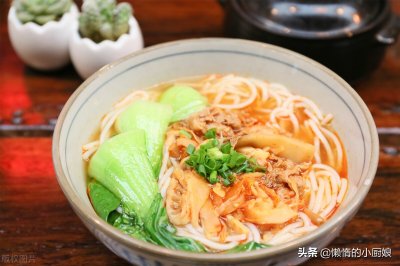 ​过年在家自己做米线，这5种做法简单方便，超好吃