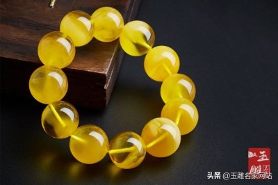 ​一万多的蜜蜡手串图片长什么样？天然蜜蜡有何特点？
