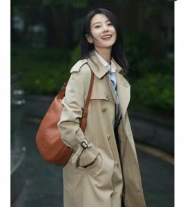 ​女人过了50岁，不知道留什么发型？建议试试这5款，优雅气质减龄