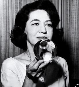 ​美国女预言家：曾准确预测美国总统寿命，也曾预言中国，她说了啥