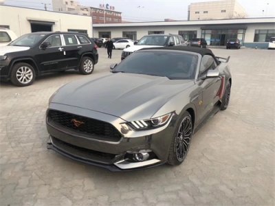 全新敞篷版福特野马亮相:2.3T+后驱,飞翼门造型真帅气