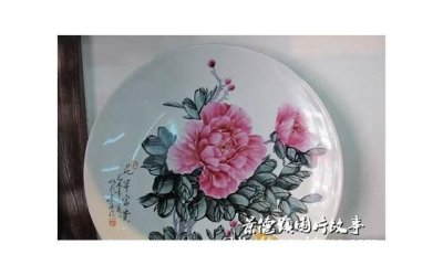 “我和她,真的只是单纯的同事关系”,妻子调出监控,丈夫秒怂