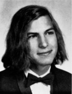 19岁的乔布斯打工的时,因体臭被同事嫌弃,老板让他白班转夜班