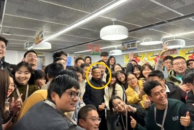马云“重新上桌”,阿里苹果AI合作,民营经济“破茧”信号?