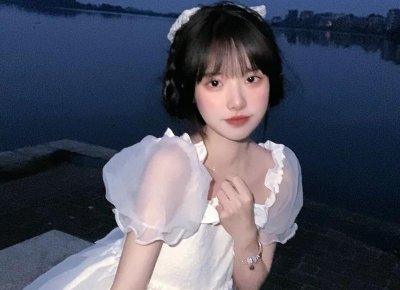 揉胸吸奶动态GIF图