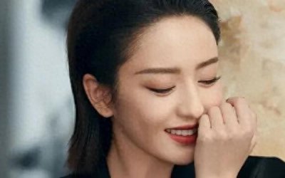 佟丽娅新片诠释爱心传递,一脚办完领养手续