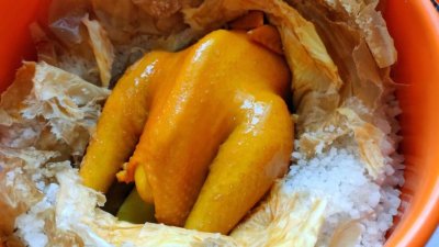 正宗盐焗鸡的制作方法及配料(盐焗鸡的制作工艺配方)