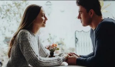 为什么女朋友不愿意公布恋情?该怎么办