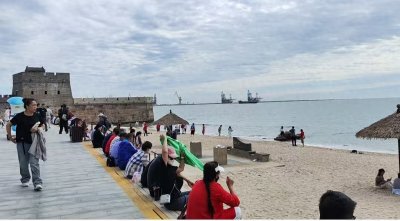 看海上长城老龙头 万里长城的起点 老龙头旅游攻略 游客必打卡地