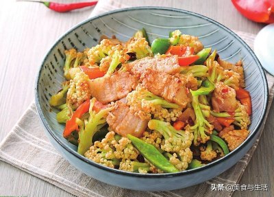 饭店必点的干煸菜花,掌握这个做法,口感香脆入味,比饭店的还香