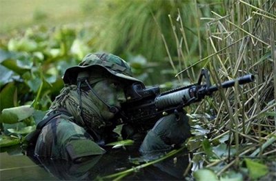 在长达十年的南疆作战中,解放军和越军狙击手战场PK谁更厉害?