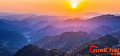 熠熠生辉是什么意思?熠熠生辉怎么造句?