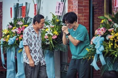 音乐盛典tfboys二次领奖台下:许杰辉变身演技推手