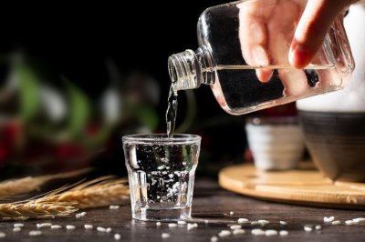 这2种“茅台酒”都是假酒,一文不值,可千万要注意了